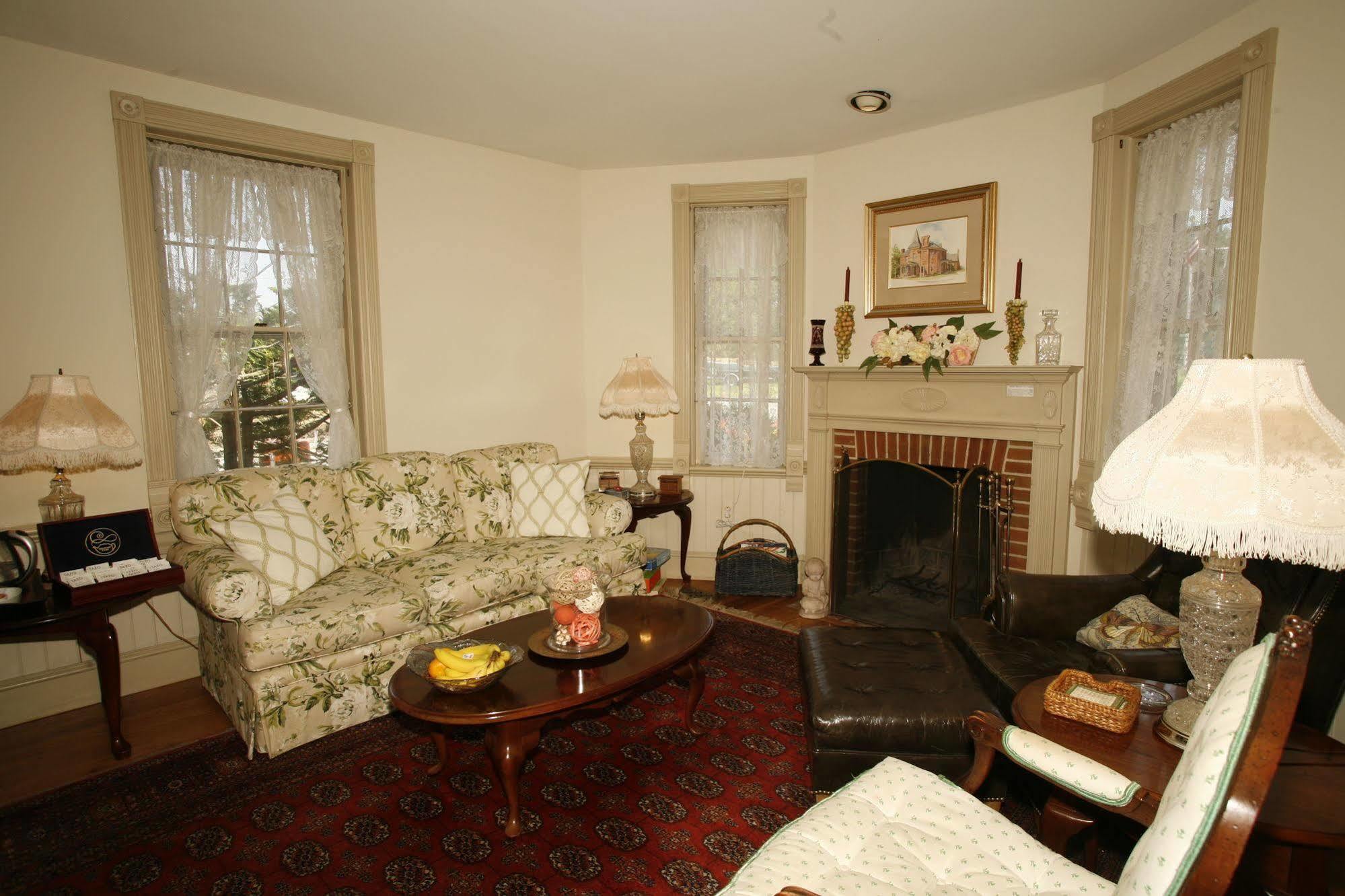 Parsonage Inn Bed And Breakfast Saint Michaels Exteriör bild