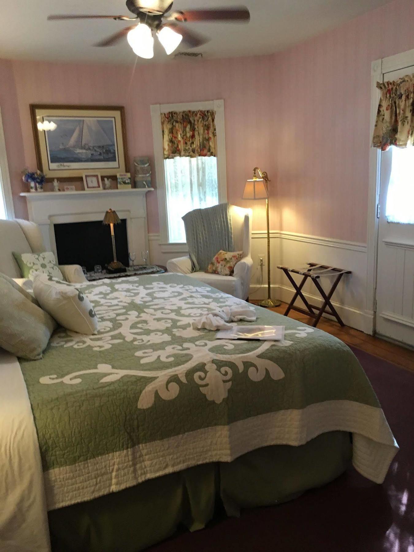 Parsonage Inn Bed And Breakfast Saint Michaels Exteriör bild