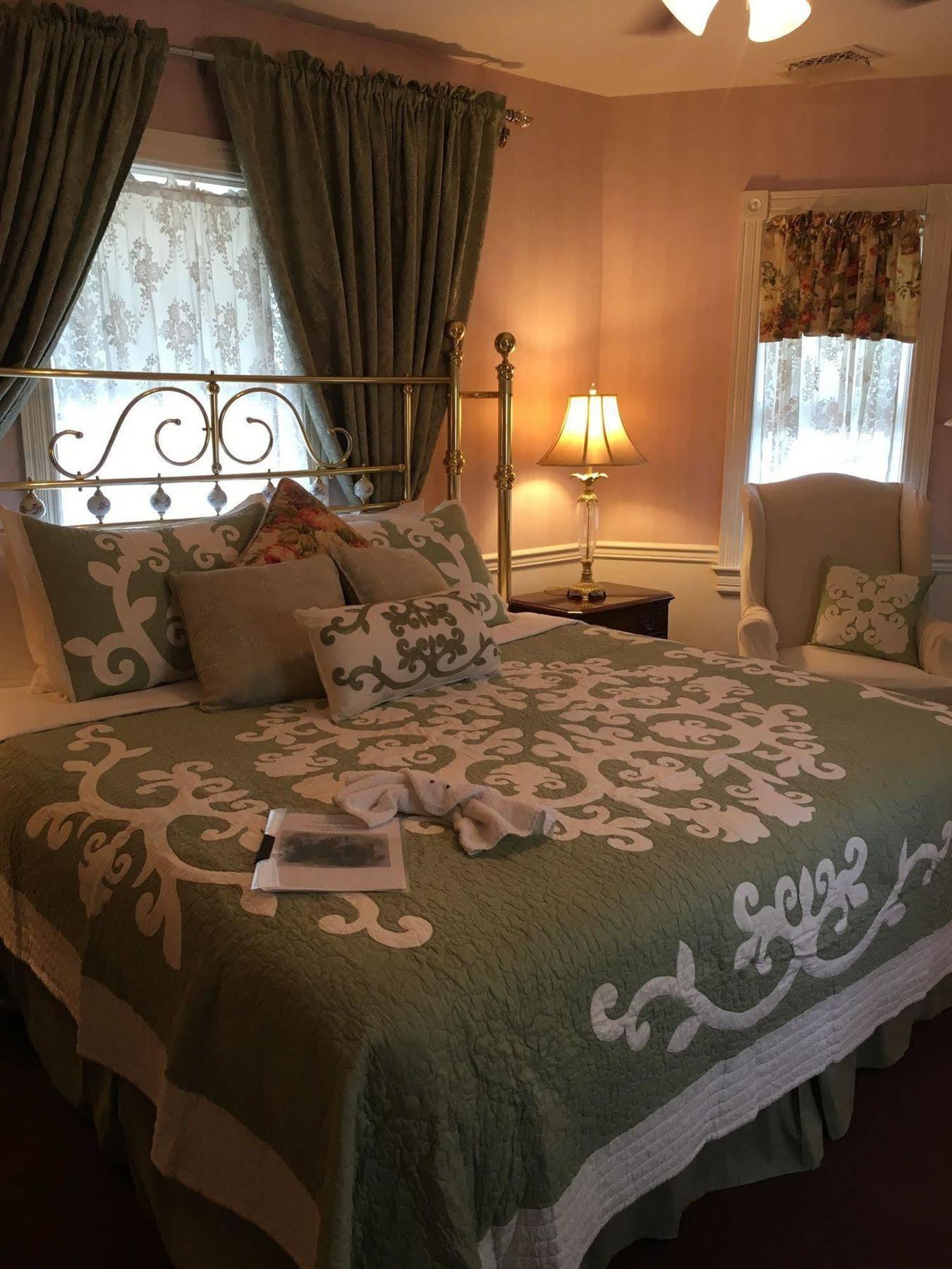Parsonage Inn Bed And Breakfast Saint Michaels Exteriör bild